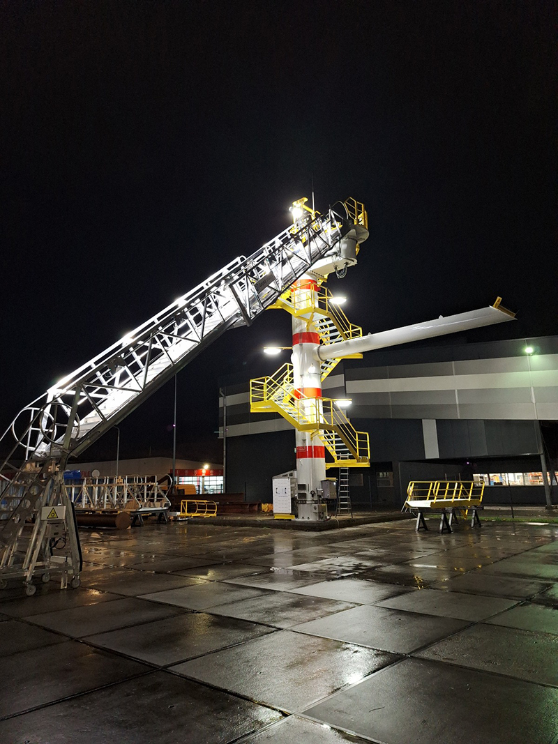 LNG jetty gangway lighting installation for safe ship access