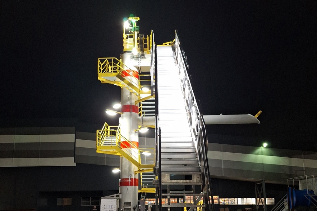 LNG Jetty Gangway Lighting Solution | Marine &amp; Hazardous Area Lighting